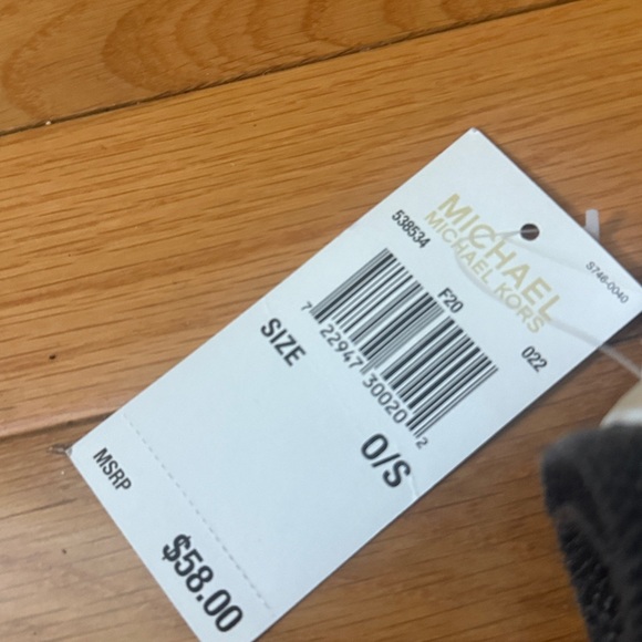 Michael kors women’s leopard print scarf size one - Picture 4 of 5